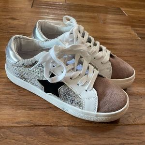 Steve Madden sneakers size 6